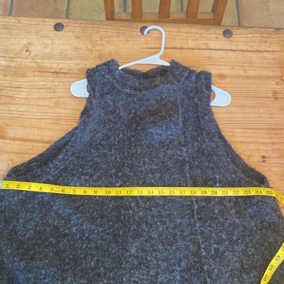 🎉 FREE PEOPLE ALPACA SLEEVELESS CAPE‼️ - Picture 11 of 14